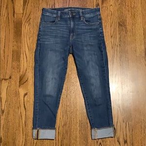 Comfy AE Capris 😍